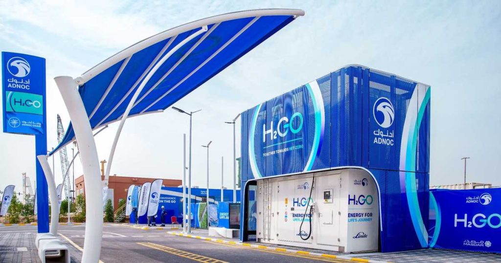 “أدنوك” تفتتح محطة تجريبية للتزود بوقود الهيدروجين الأخضر