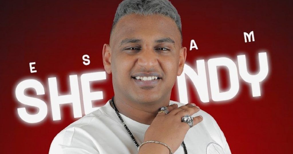 فنان مصري يفجع بوفاة والده