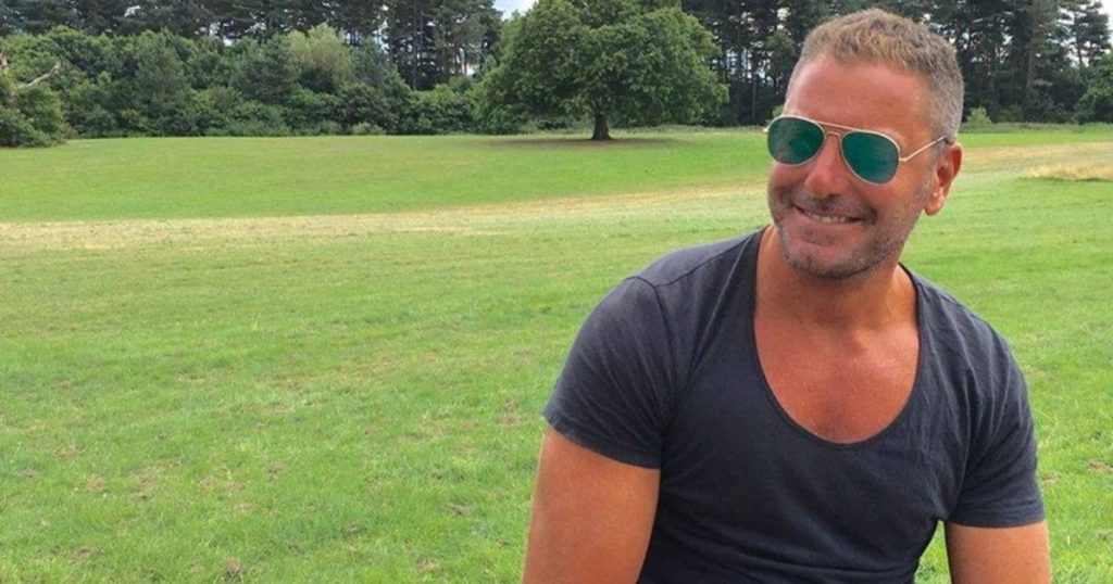 والدة تامر هجرس في ظهور نادر في عيدها .. فهل يشبهها ؟