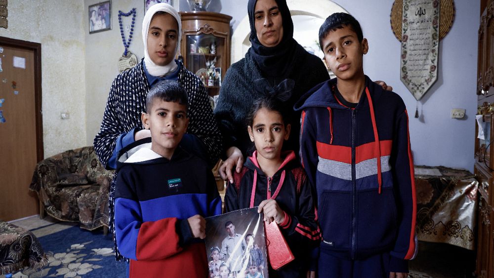 عنف المستوطنين تجاه فلسطينيي الضفة المحتلة.. شهاداتٌ صادمة ويأس من عدالة القضاء الإسرائيلي