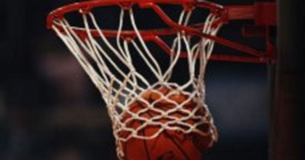 سلة لبنان: الرياضي يثأر من المعهد الانطوني ويتخطاه في مباراة جدلية