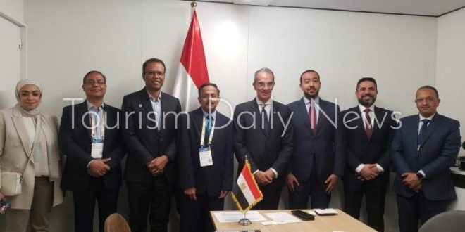 وزير الاتصالات يبحث مع مسؤول سويدي سبل تشجيع الاستثمارات في السوق المصرية