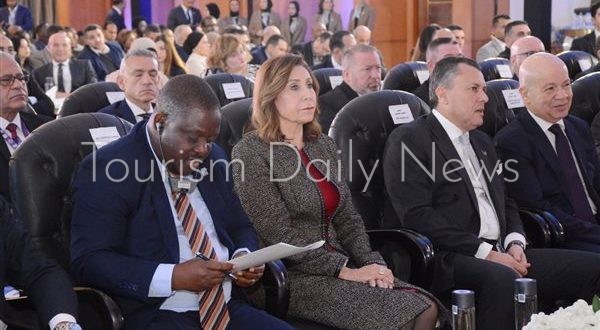 وزيرة الثقافة تشهد فعاليات مؤتمر ومعرض المجلس الدولي للمطارات الأفريقية