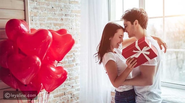 عيد الحب: من ينفق على الهدايا أكثر الرجل أم المرأة؟