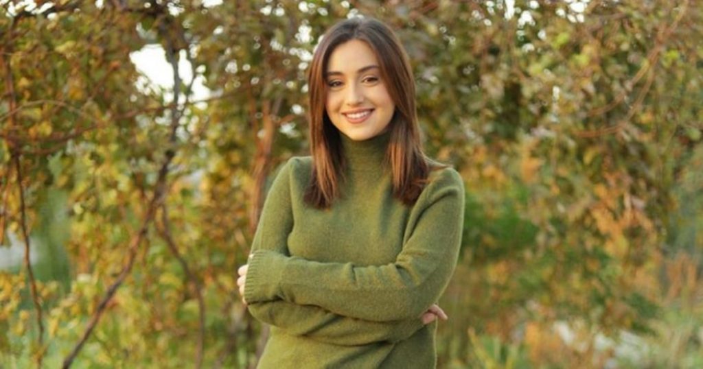 بصورة مميزة من كواليس “ع أمل”..ريان حركة تطل إلى جانب عمار شلق و تعلق ساخرةً