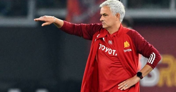 مورينيو يندد بطريقة رحيله عن روما