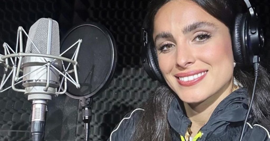ليا بو شعيا تفي بوعدها لوالدتها وتغني بصوتها للمرة الأولى- بالفيديو