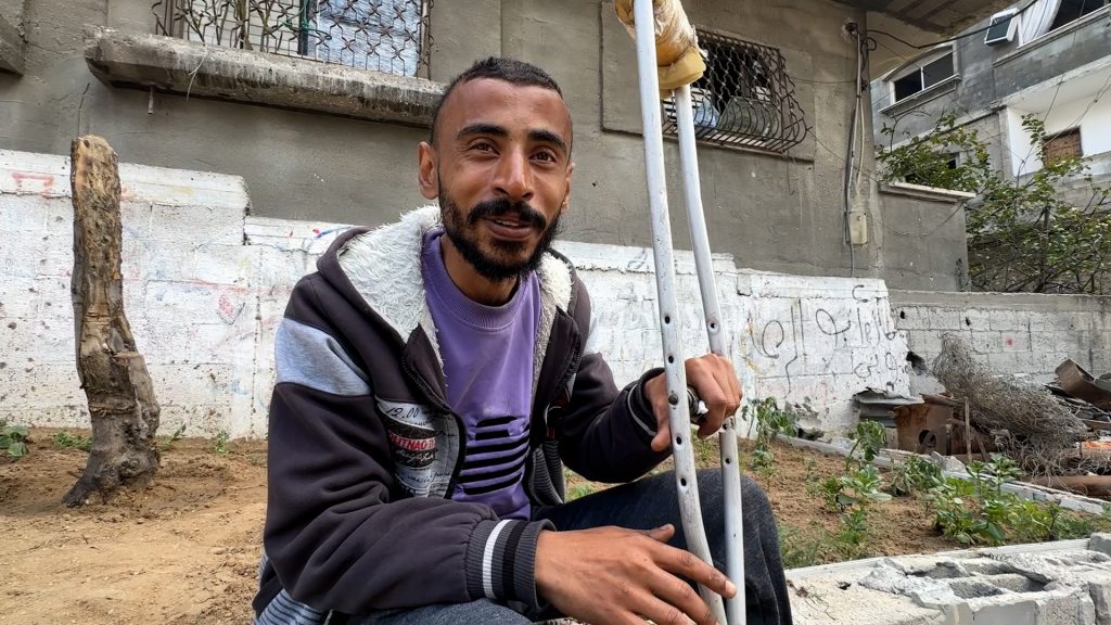 مواطنو شمال غزة يلجؤون لزراعة الأرصفة لمقاومة المجاعة