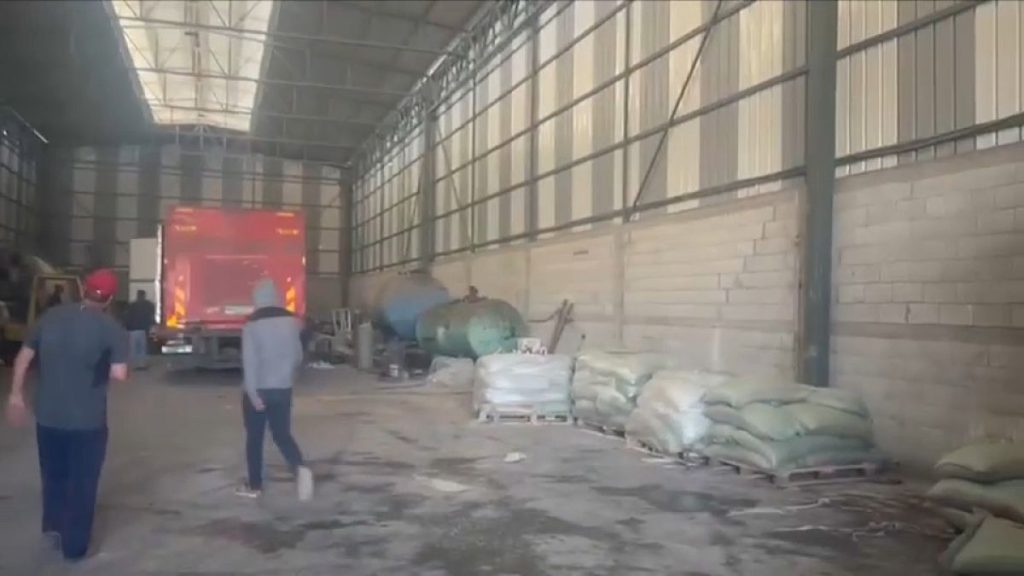 منظمة الأغذية والزراعة تقدم مئات الأطنان من العلف الحيواني إلى غزة لحماية الحيوانات
