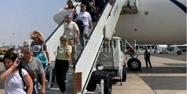 اليوم .. مطار الغردقة يستقبل 77 رحلة طيران على متنها 16 ألف سائح