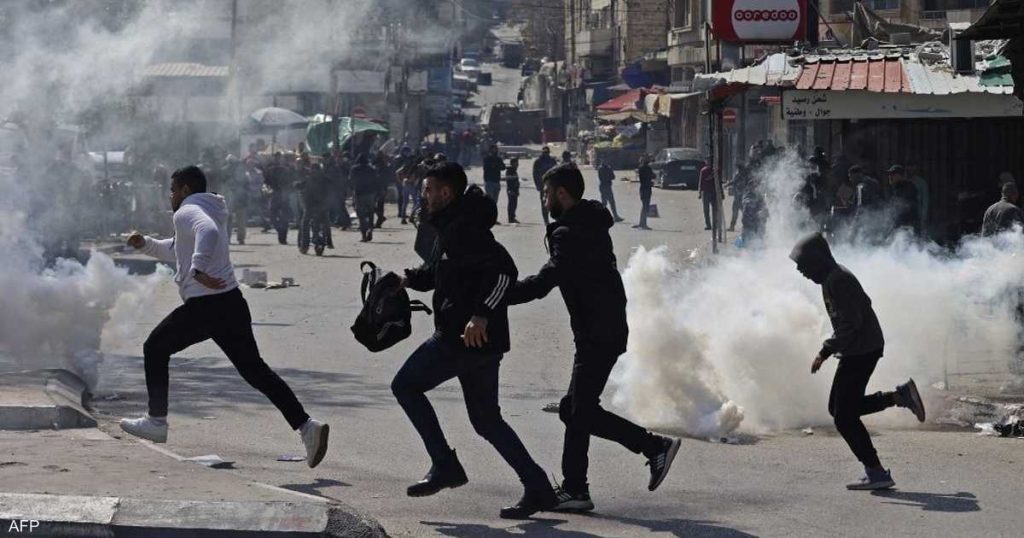 مستوطنون إسرائيليون يقتلون فلسطينيين بالضفة الغربية