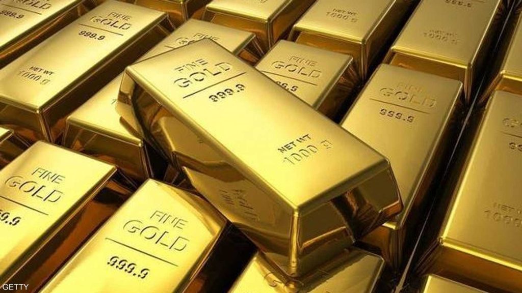 قوة الدولار تقوض بريق الذهب