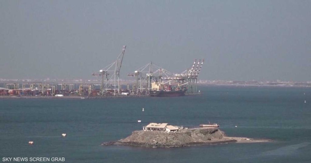 هيئة: تعرض سفينة لهجوم رابع قبالة سواحل المخا باليمن