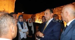 وزير قطاع الأعمال يتابع تجارب تشغيل عروض الصوت والضوء بقلعة قايتباي