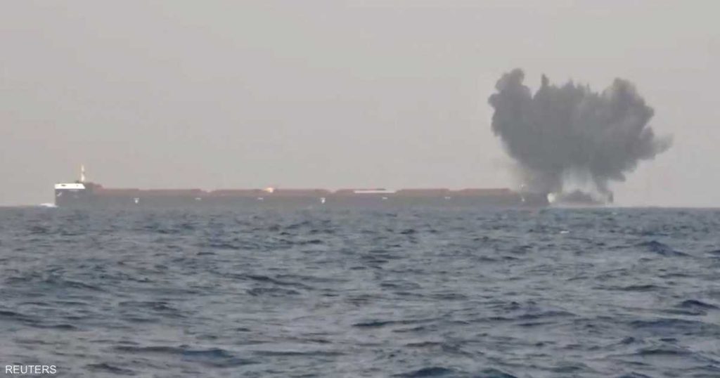 الجيش الأميركي: الحوثيون هاجموا ناقلتي نفط في البحر الأحمر