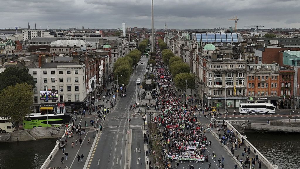 من دبلن إلى باريس ولندن وروما.. الآلاف يتحدون برفع صرخة واحدة: “أوقفوا الحرب في غزة ولبنان”