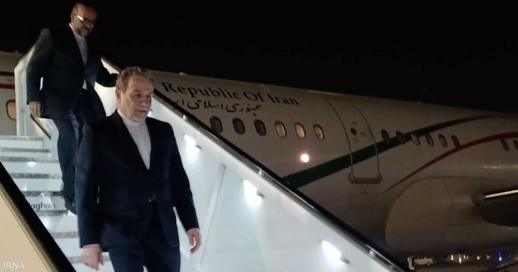 في إطار جولية إقليمية.. وزير الخارجية الإيراني يصل القاهرة