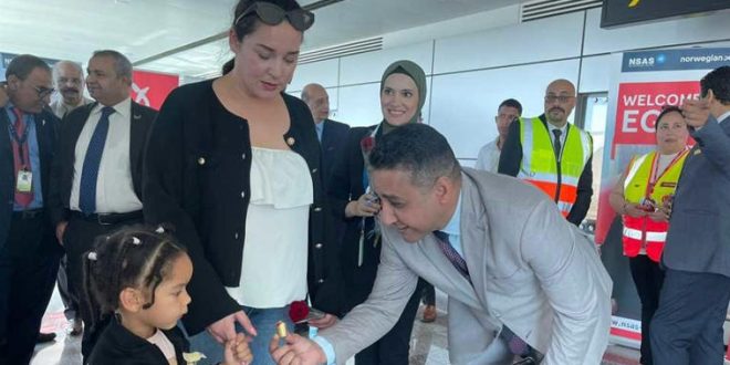 الخطوط النرويجية تبدأ تسيير خط جديد من استوكهولم للغردقة ووصول 160 سائحاً
