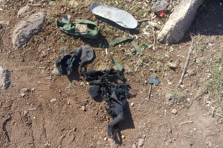 بقايا ملابس الشهداء