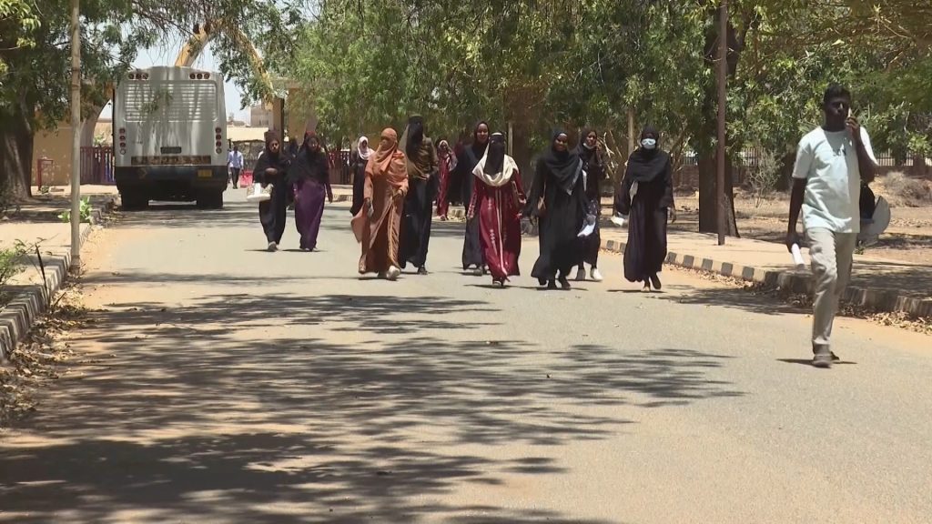 جامعات سودانية تستأنف عملها رغم الأوضاع الصعبة نتيجة الحرب
