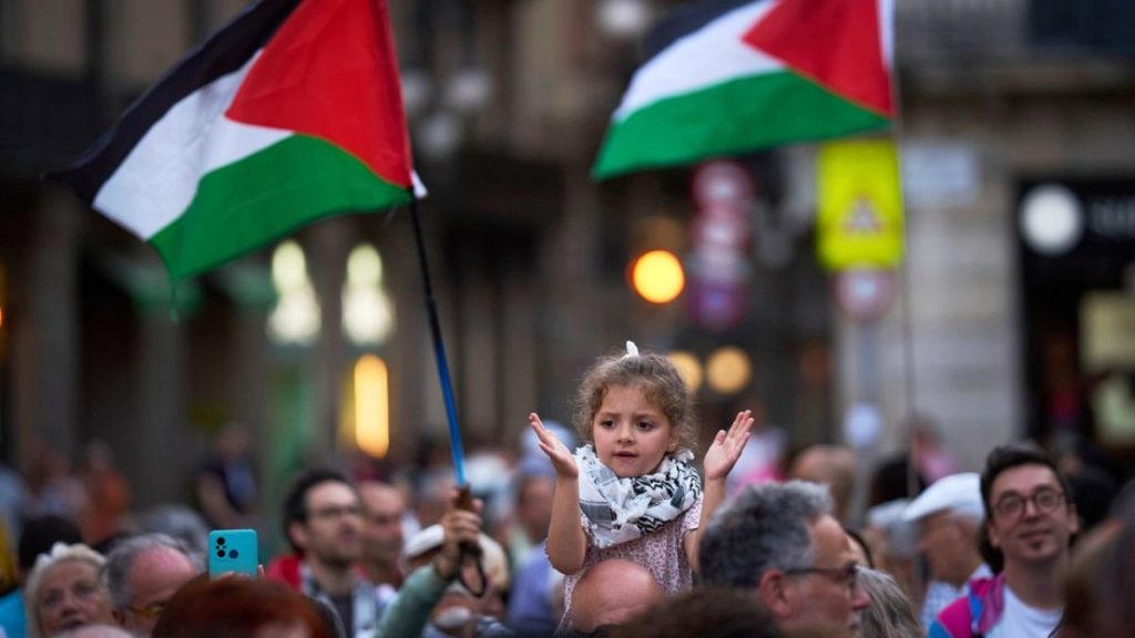 مدن إسبانيا تنتصر لغزة: أوقفوا “الإبادة”