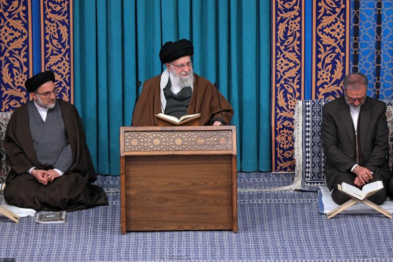 خامنئي يقول إنّ للشعب الإيراني الشجاعة ليقول إن أميركا معتدية وكاذبة وليهتف بالموت لأميركا (الصحافة الإيرانية)