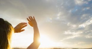 الداخلية تحذر من الاقتراب من مجاري السيول وتقلب الطقس والأمطار بالإمارات