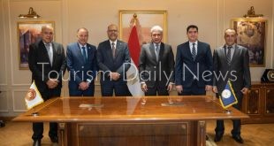 بروتوكول بين السياحة والعمل بشأن شروط وضوابط تراخيص وحدات الإقامة الفندقية