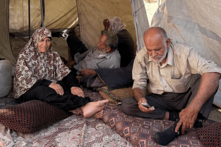 نازحون ينصبون خيامهم في مناطق غرب غزة بدلًا من جنوبها؛ بسبب التكلفة المادية العالية وقلة مافي اليد، ورفضهم ترك مدينة غزة المصدر: الجزيرة نت