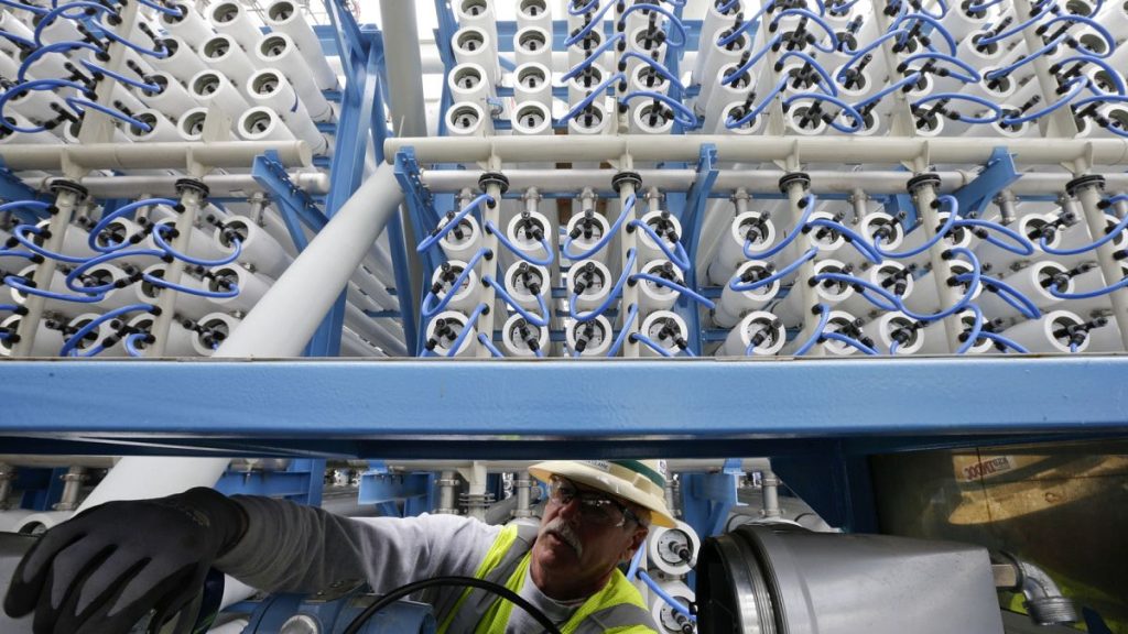 شركة إسرائيلية تخترق العالم العربي.. كيف تجاوزت IDE حملات المقاطعة لعقدٍ كامل؟