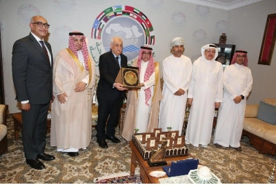 رئيس المنظمة العربية للسياحة يكرم قنصل فلسطين بمناسبة انتهاء فترة عمله
