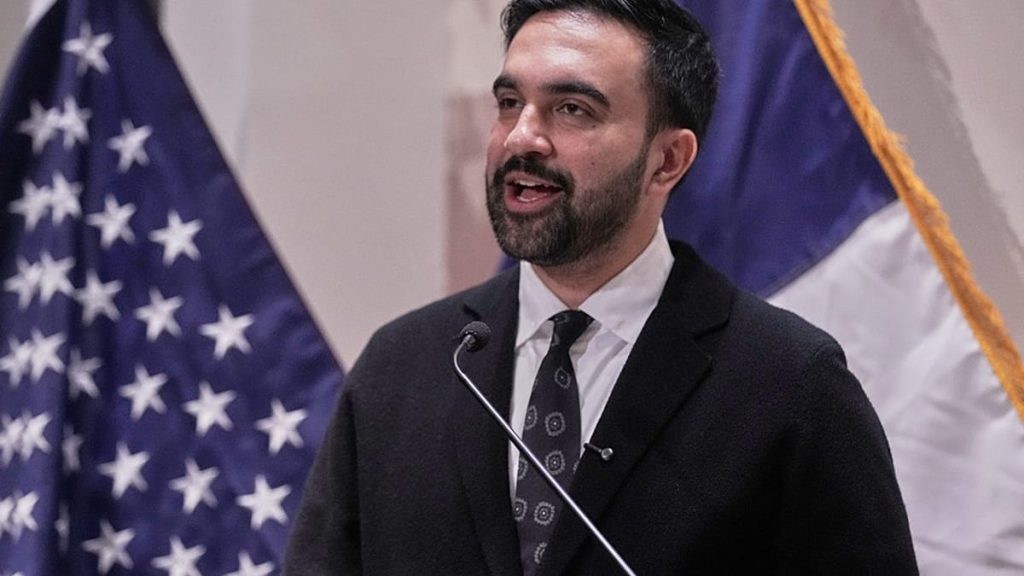 بعد التصريحات الحادة والاتهامات المتبادلة: لقاء محتمل بين الرئيس الأمريكي وعمدة نيويورك المنتخب