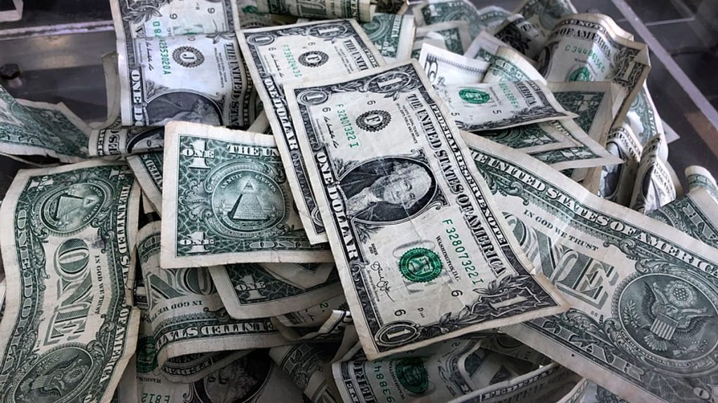 المليارديرات في مرمى الانتقاد.. أكثر من نصف الأمريكيين يرونهم خطرا على الديمقراطية