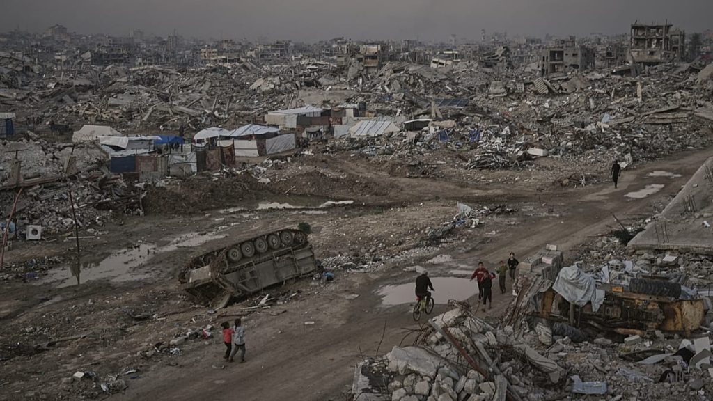 مباشر – تصعيد إسرائيلي في سوريا مع استمرار العمليات في الضفة الغربية وغزة