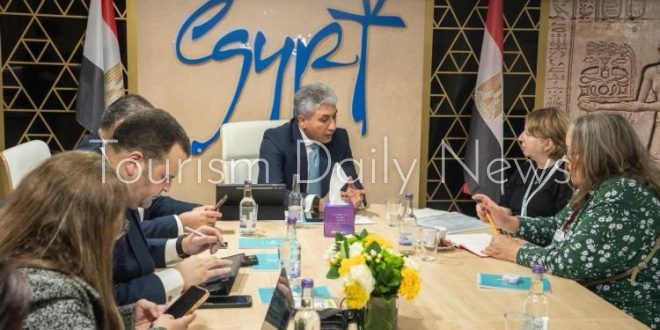 وزير السياحة يناقش خطط واستثمارات الشركات البريطانية في مصر