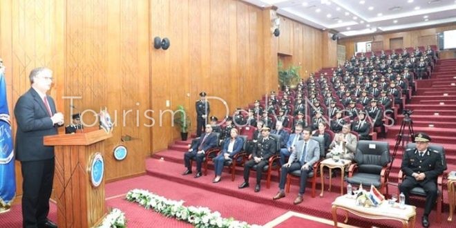 أكاديمية الشرطة تنظم دورة للتدريب علي فحص وثائق السفر وكشف الوثائق المزورة