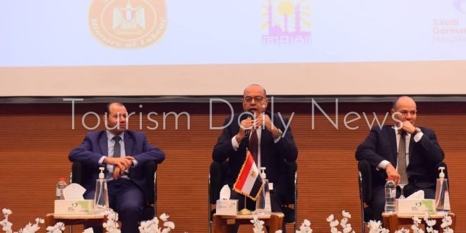 وزير العمل يفتتح ندوة توعوية بقانون العمل الجديد بحضور ممثلي شركات خاصة