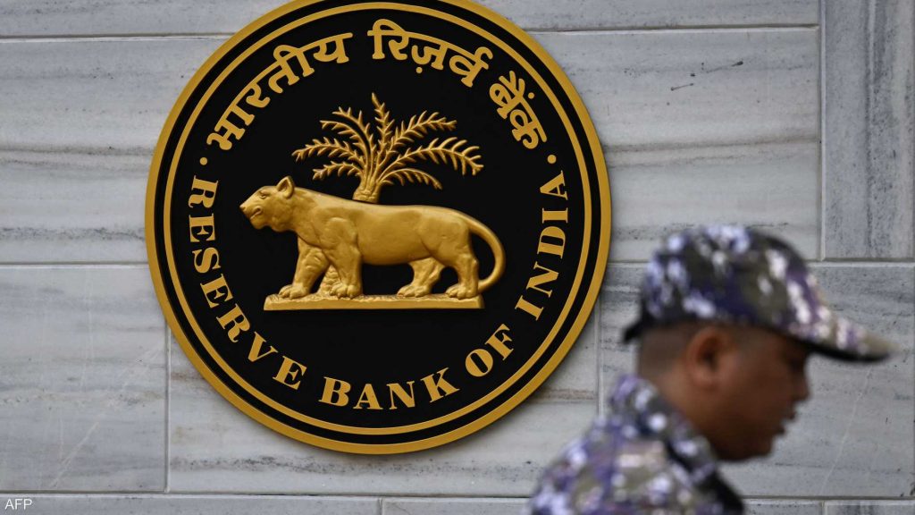المركزي الهندي يخفض الفائدة للمرة الأولى خلال 6 شهور