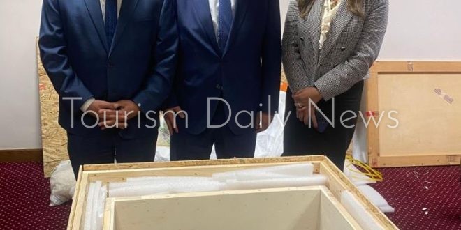 مصر تستعيد قطعتين أثريتين من بلجيكا وتنقلهما لمتحف التحرير لإجراء الفحوص