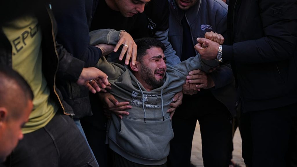 مباشر – بين الميدان والسياسة: مستجدات في غزة والضفة الغربية وملفات إيران وحماس وحزب الله