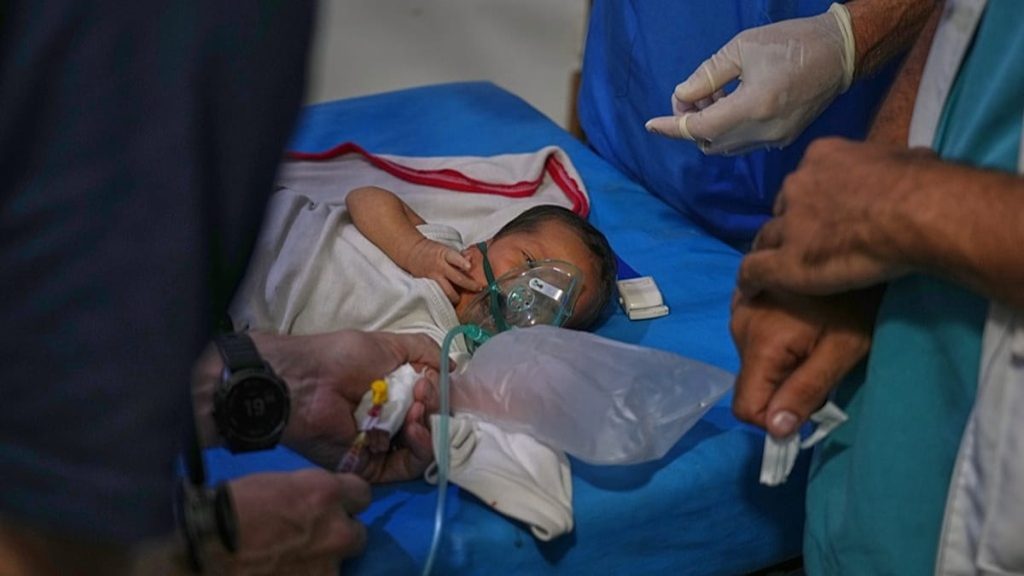 فيديو – “إرث الحرب القاتل”.. لماذا يولد أطفال غزة بتشوهات خلقية وأوزان ضئيلة رغم الهدنة؟