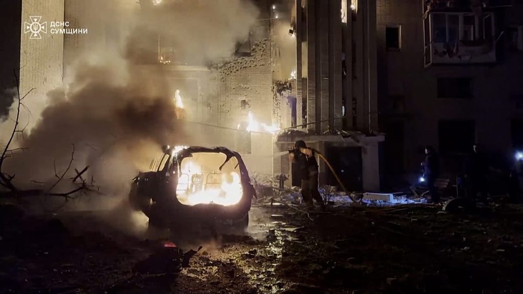 فيديو. ضربات روسية بطائرات مسيّرة تستهدف منطقة سومي الأوكرانية.. وإجلاء للسكان مع اندلاع حرائق