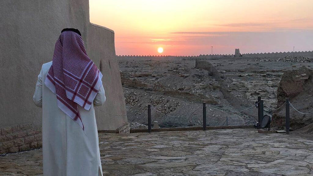 السعودية وروسيا توقعان اتفاقية تاريخية للإعفاء المتبادل من تأشيرات الدخول