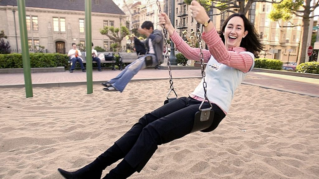 وفاة صوفي كينسيلا مؤلفة روايات “شوباهوليك” الأكثر مبيعا عن عمر 55 عاما