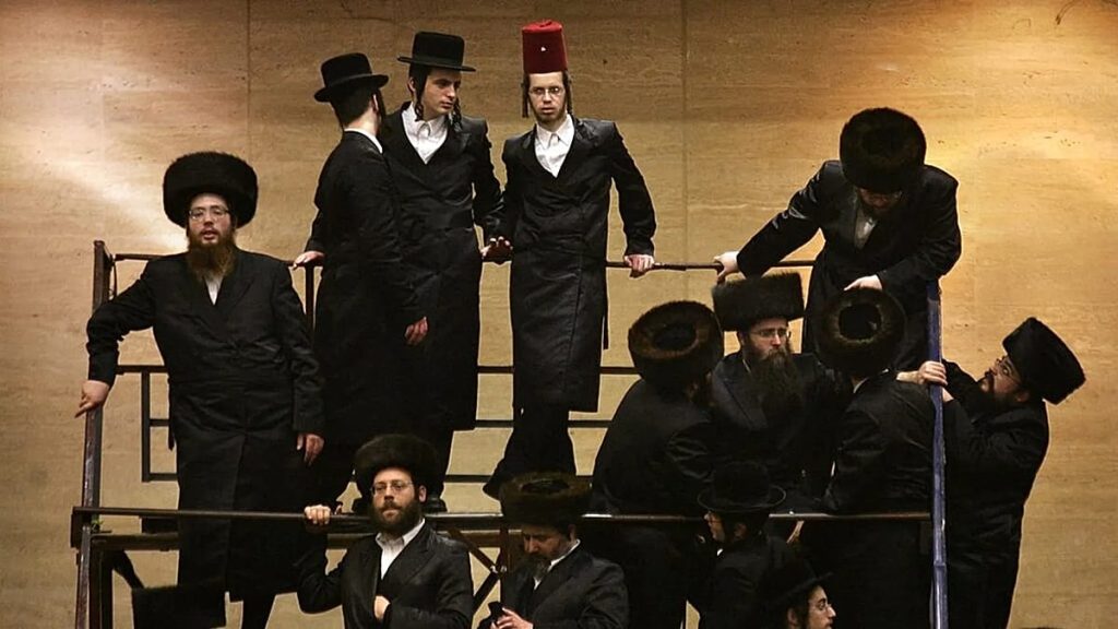 تجدد أزمة تجنيد الحريديم: صدامات في القدس وإصابات في صفوف الشرطة الإسرائيلية