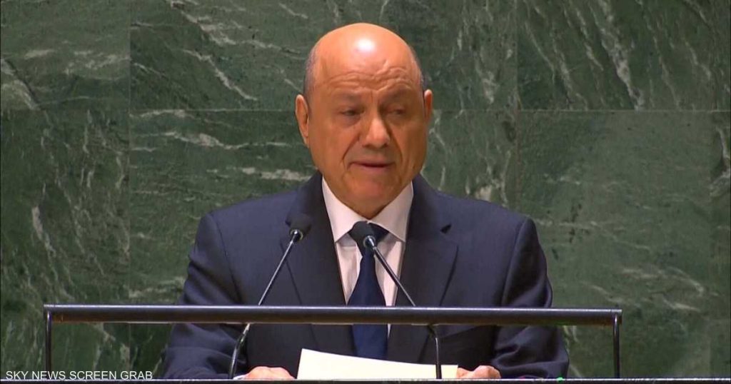 العليمي يدعو لتركيز الجهود ضد الحوثي