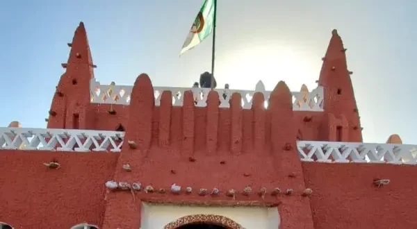 اختتام فعاليات المهرجان الدولي للسياحة الصحراوية بالجزائر