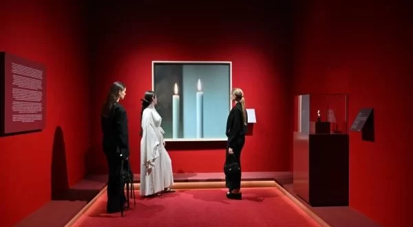 شراكة بين “الاتحاد للطيران” و”سوذبيز” لمعرض “أيقونات.. ماديسون”