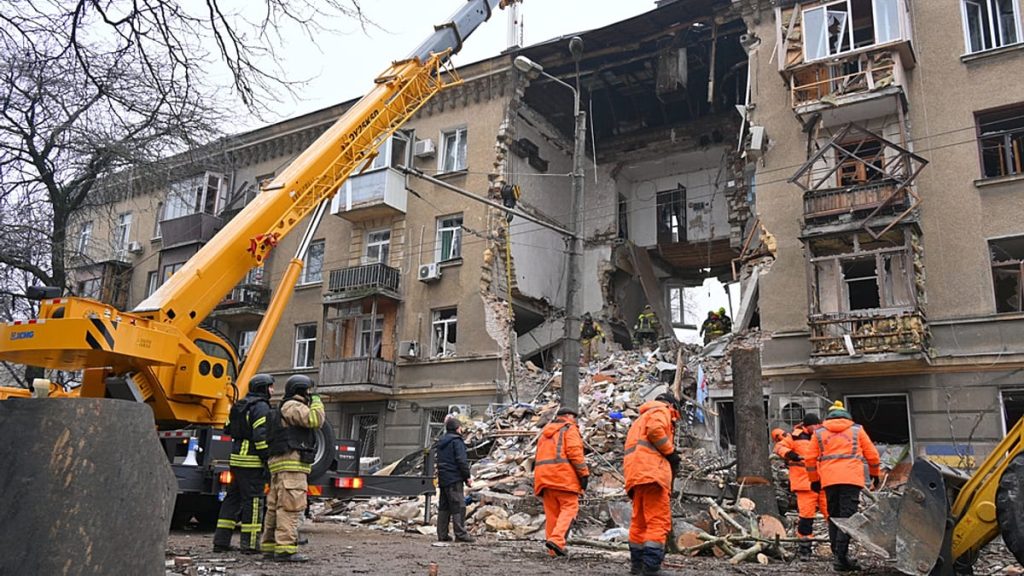 الشتاء الأقسى منذ عقد.. هجمات مكثفة تغرق خاركيف في الظلام