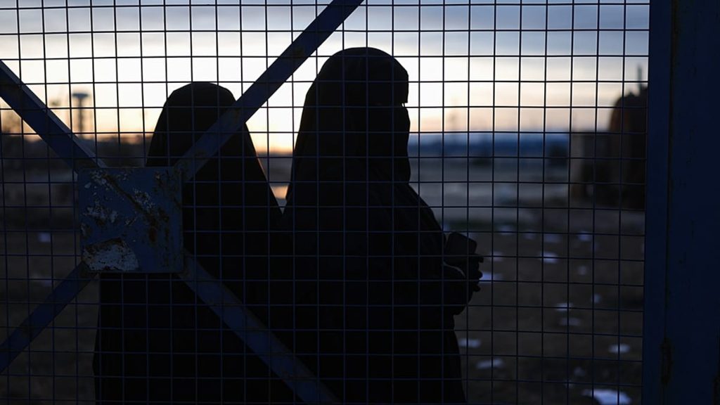 وزير العدل السوري: سجناء داعش سيخضعون للقانون ولا خلاف مع عناصر “قسد” السوريين